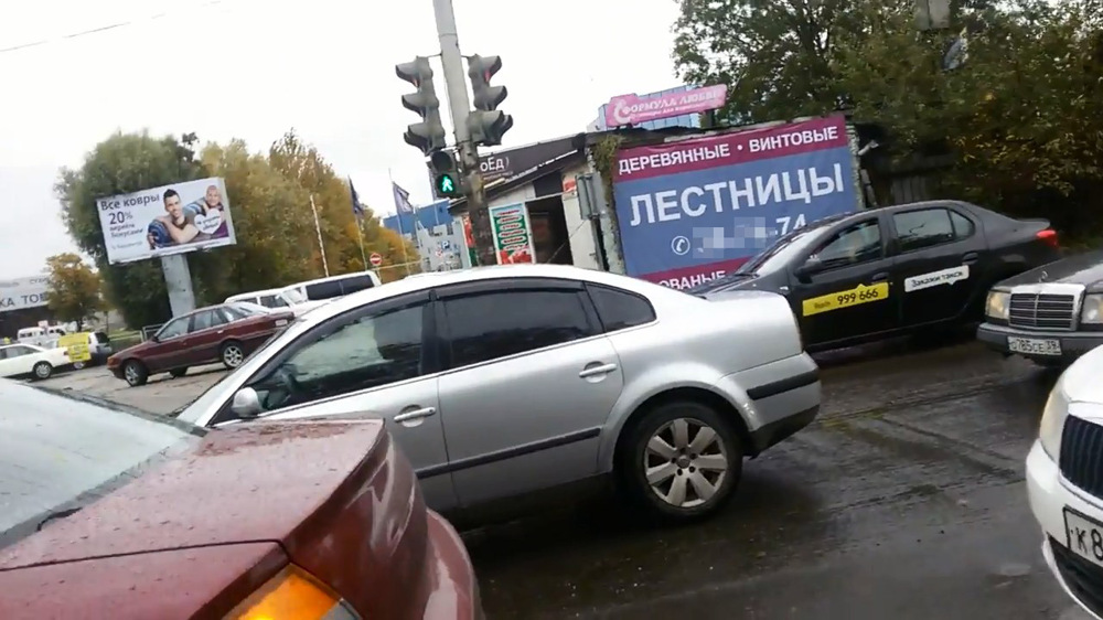 В Калининграде пешеход прошёл сквозь машину 