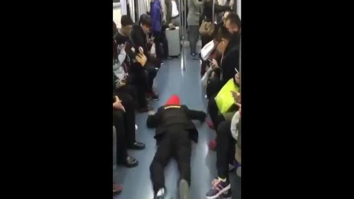  Как легко получить сидячее место в метро Китая 