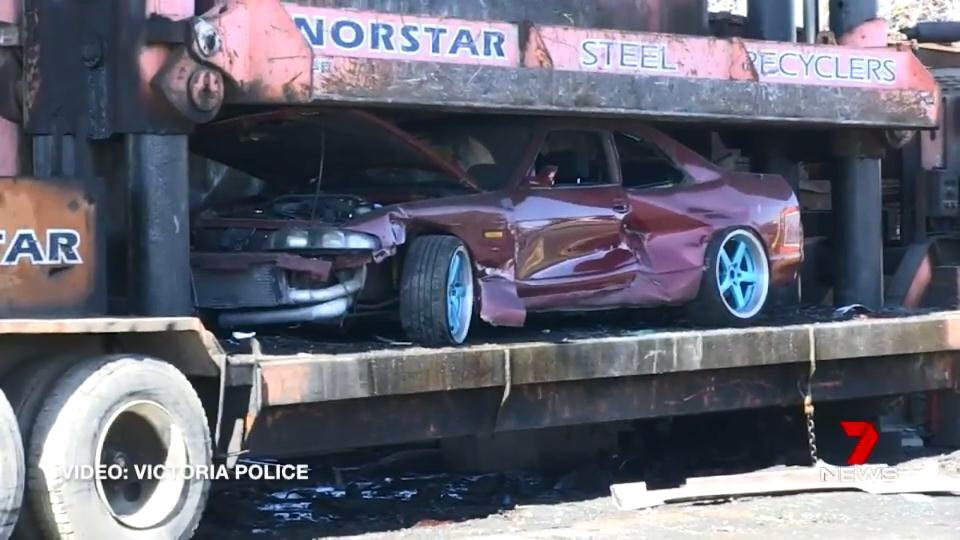 Полиция Австралии уничтожает машины конфискованные у стритрейсеров 
