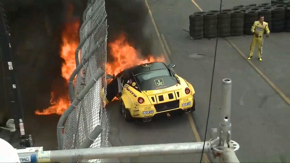 В США сгорел Ferrari подготовленный для дрифта 