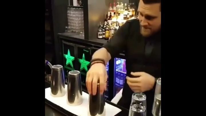 Каждый бармен немного волшебник  