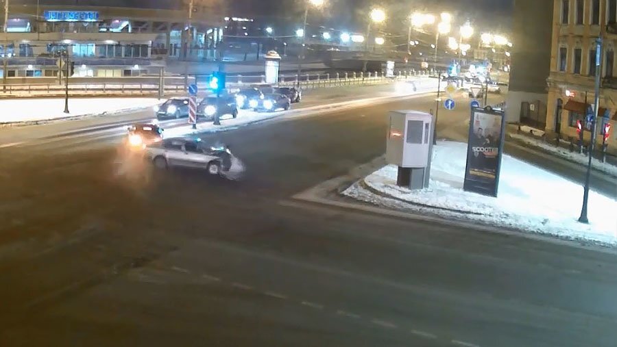 Авария дня. ДТП на перекрестке в Петроградском районе Санкт-Петербурга 