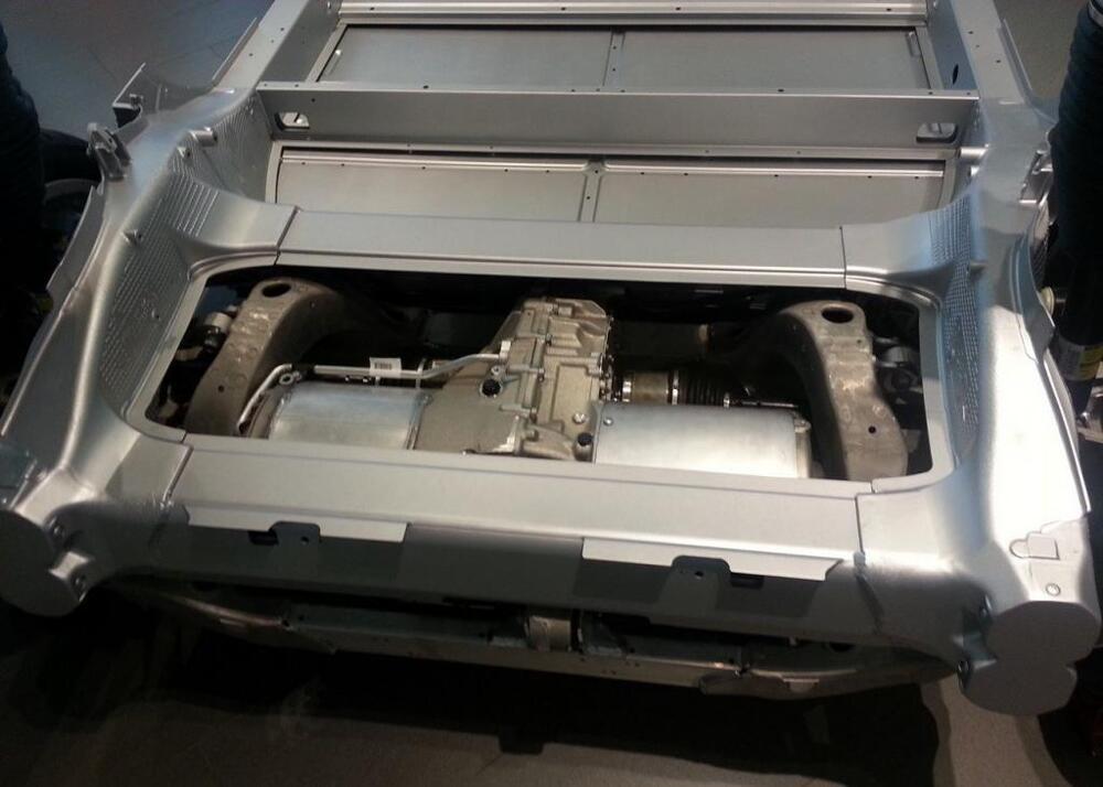 Автосалон Tesla в Калифорнии