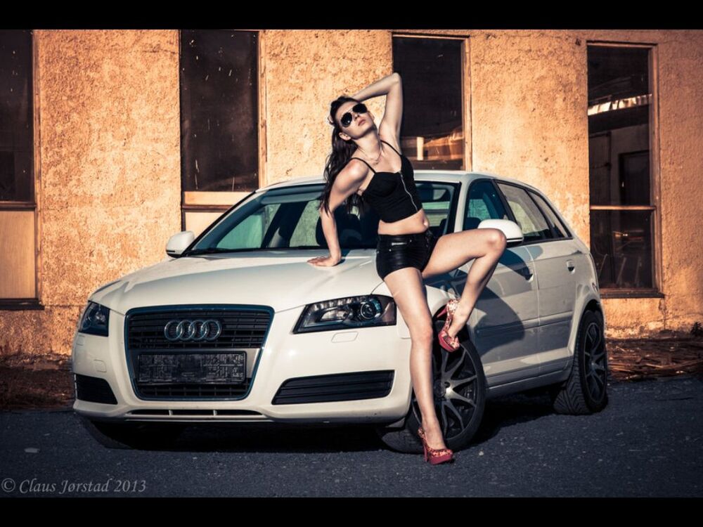Сексуальные девушки и красивые автомобили