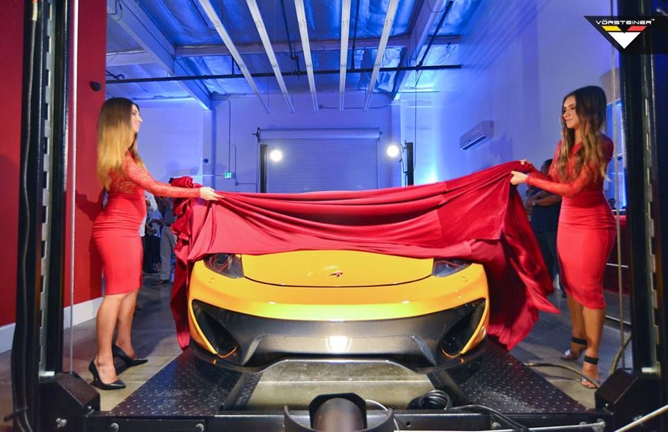 Сексуальные девушки и красивые автомобили