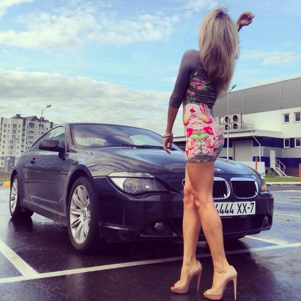 Сексуальные девушки и красивые автомобили