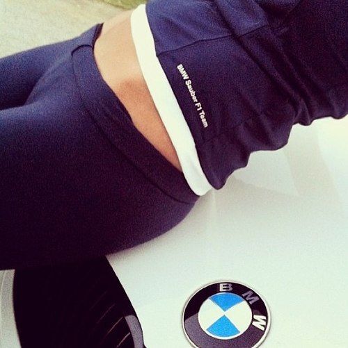 Сексуальные девушки и красивые автомобили