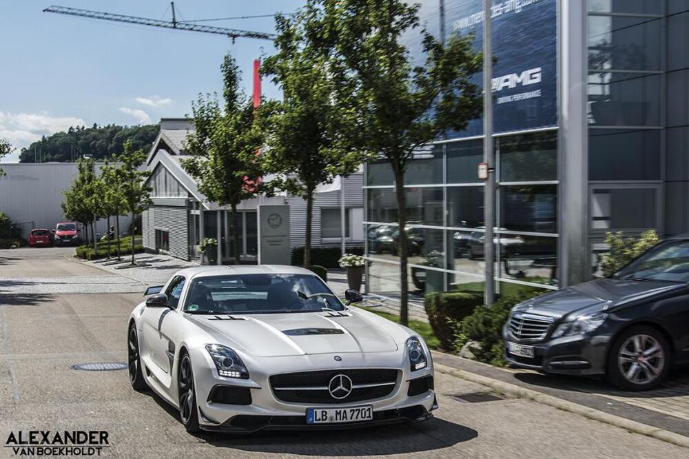 Фоторепортаж: штаб-квартира AMG Affalterbach