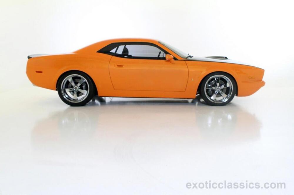 Продается уникальный Dodge Concept Barracuda