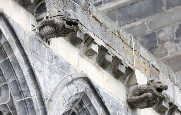 На Шотландском аббатстве была обнаружена необычная скульптура