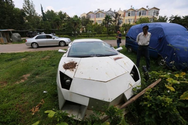 Заброшенная копия Lamborghini Reventon в Китае