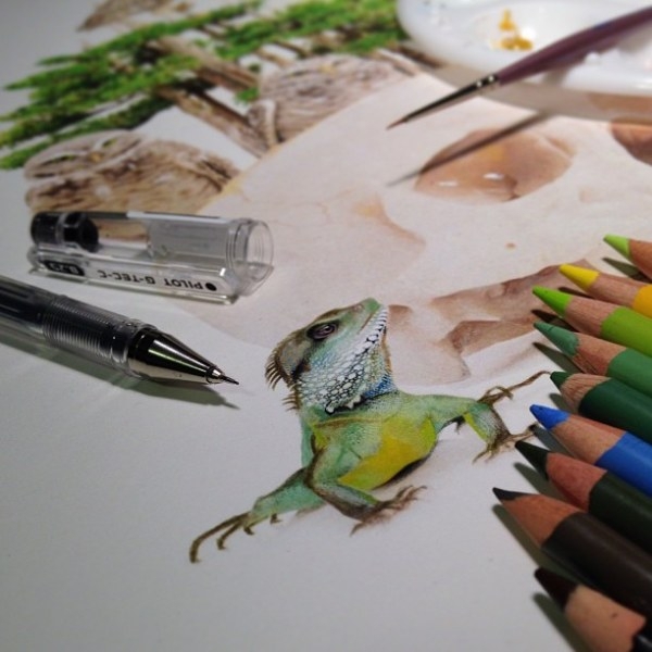 Karla Mialynne рисует цветными карандашами, акриловыми красками и марк