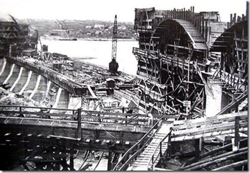 История строительства Днепровской гидроэлектростанции