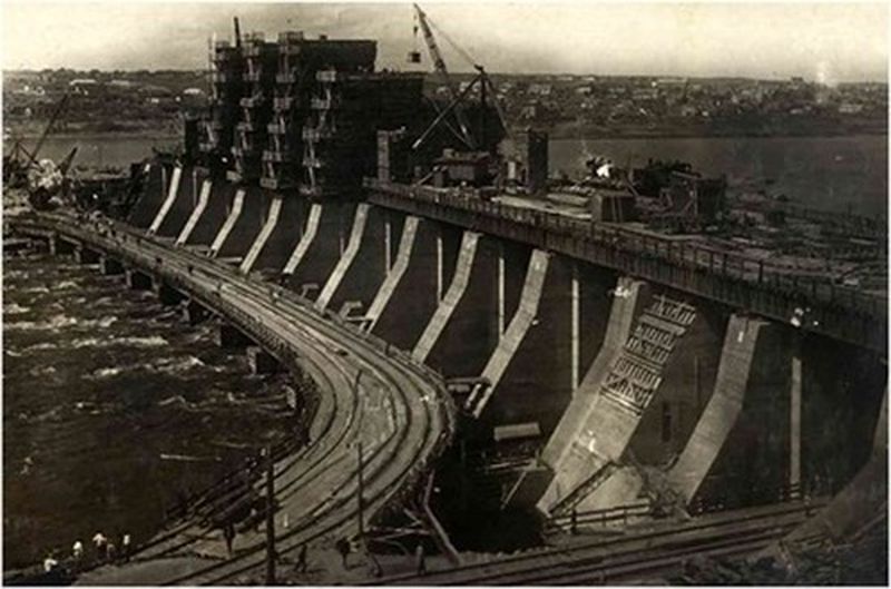 История строительства Днепровской гидроэлектростанции