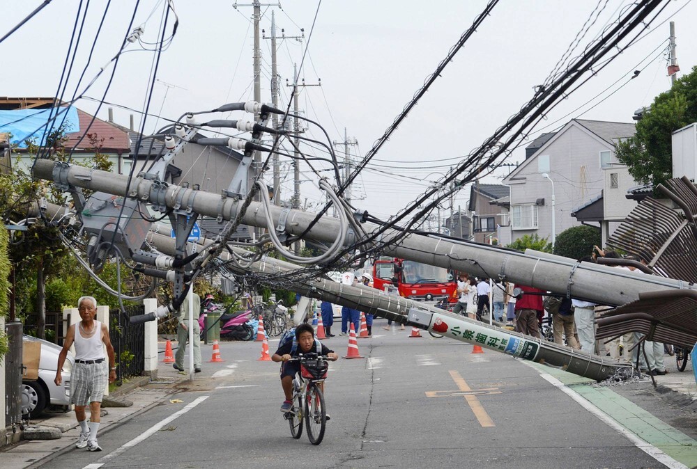 Разрушения от торнадо в Японии 