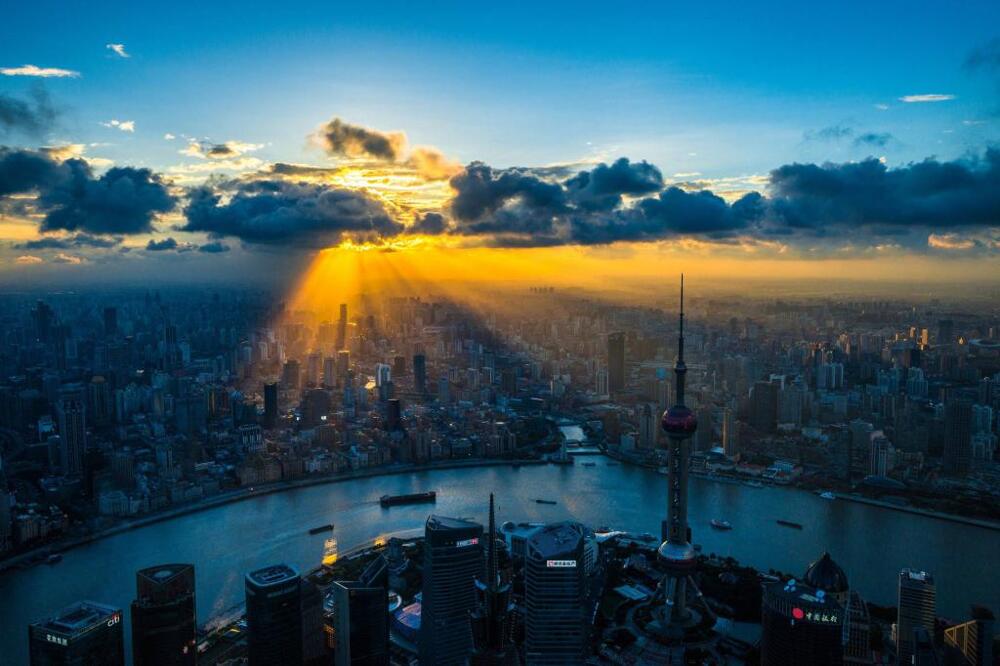 Заходящее солнце над Шанхаем