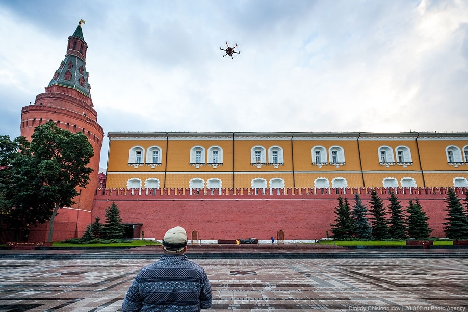 Пролетая над Московским Кремлём