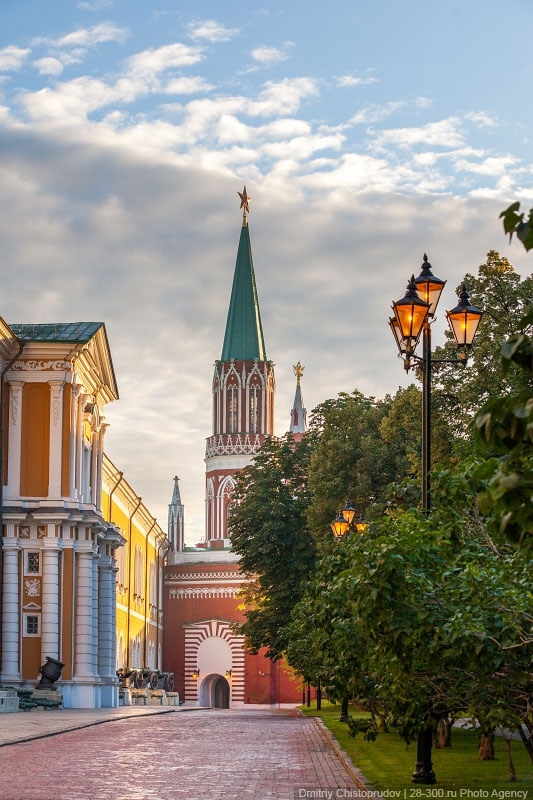 Пролетая над Московским Кремлём