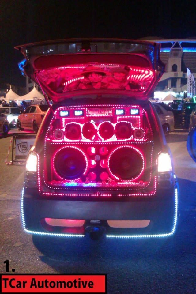 Auto Salon Night 2013 в Куала-Лумпуре 