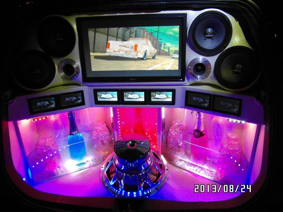 Auto Salon Night 2013 в Куала-Лумпуре 