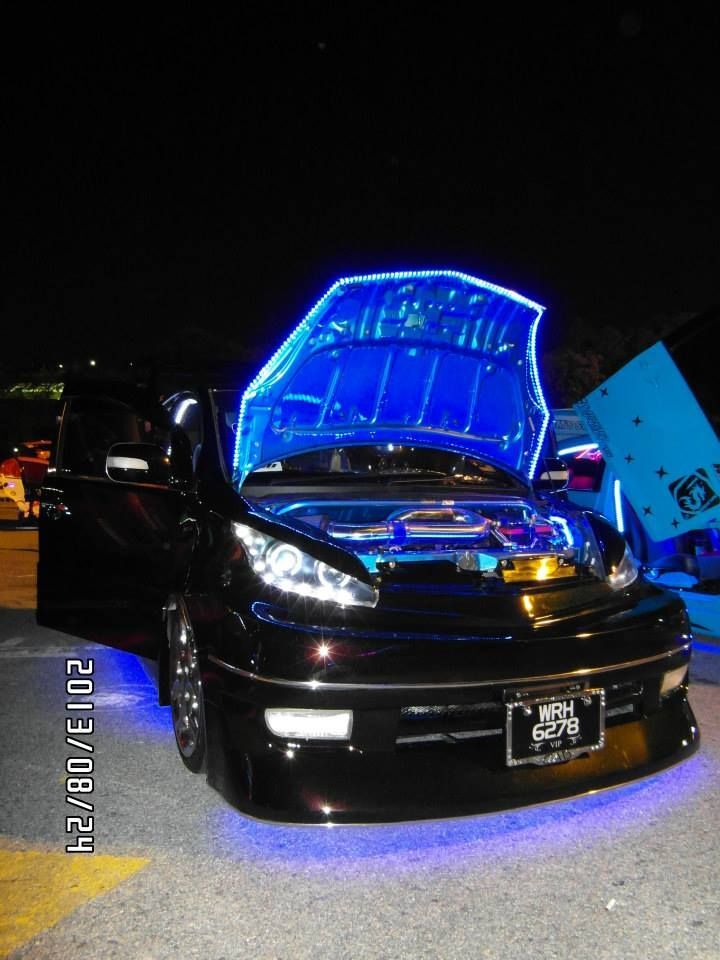 Auto Salon Night 2013 в Куала-Лумпуре 