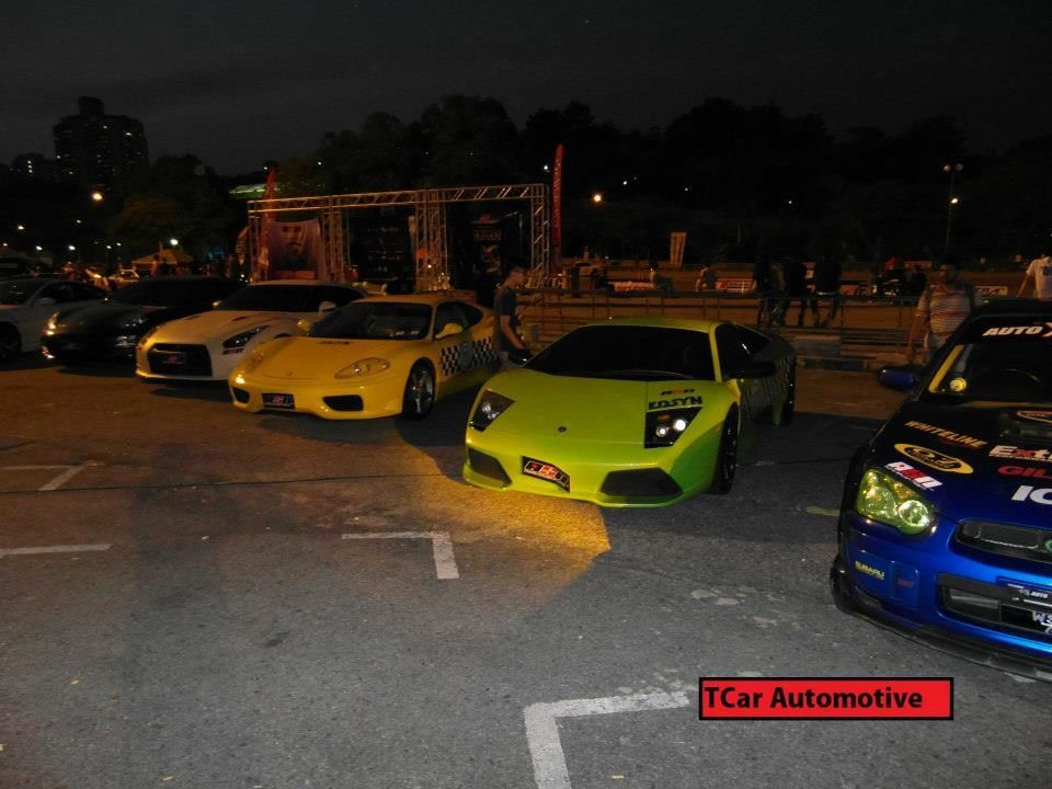 Auto Salon Night 2013 в Куала-Лумпуре 