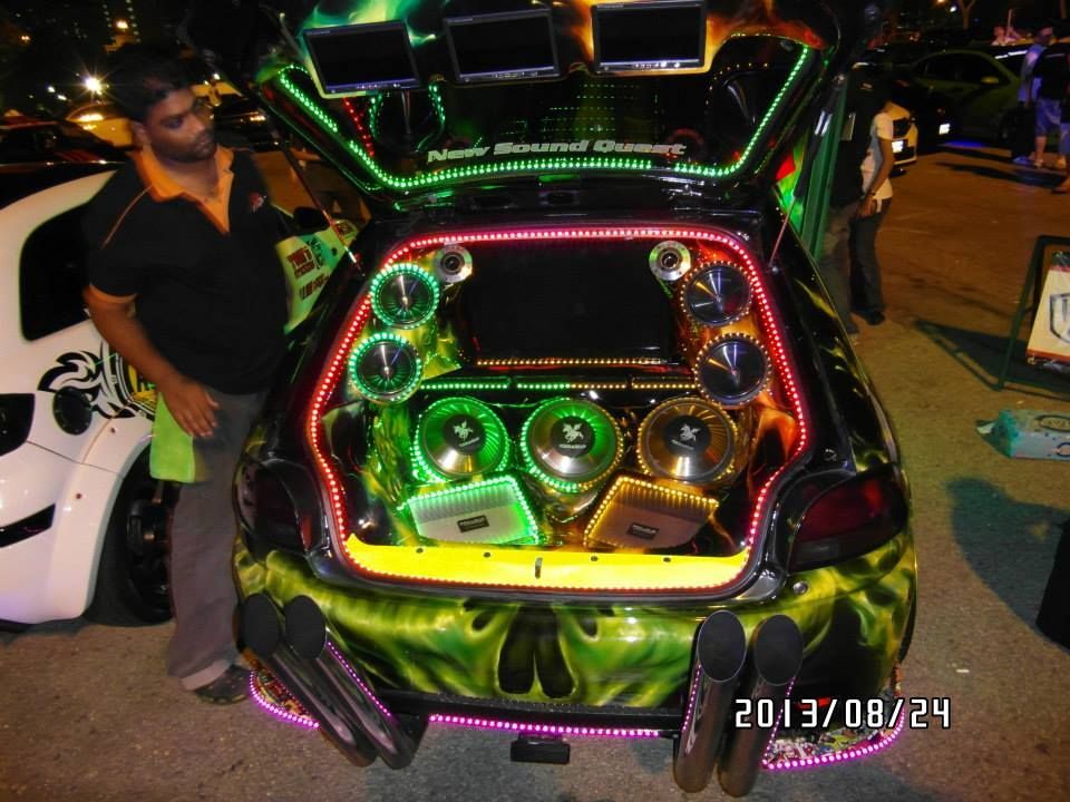 Auto Salon Night 2013 в Куала-Лумпуре 
