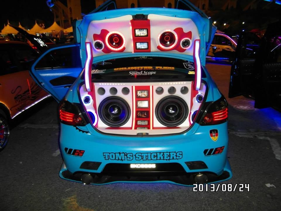 Auto Salon Night 2013 в Куала-Лумпуре 