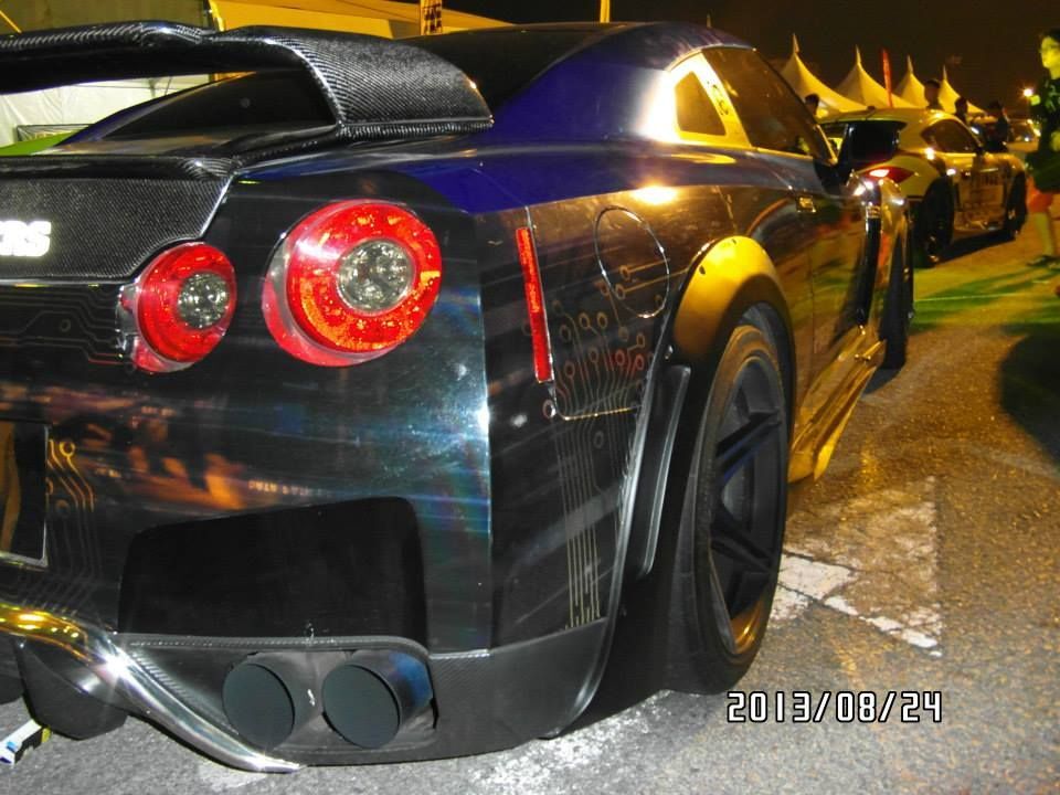Auto Salon Night 2013 в Куала-Лумпуре 