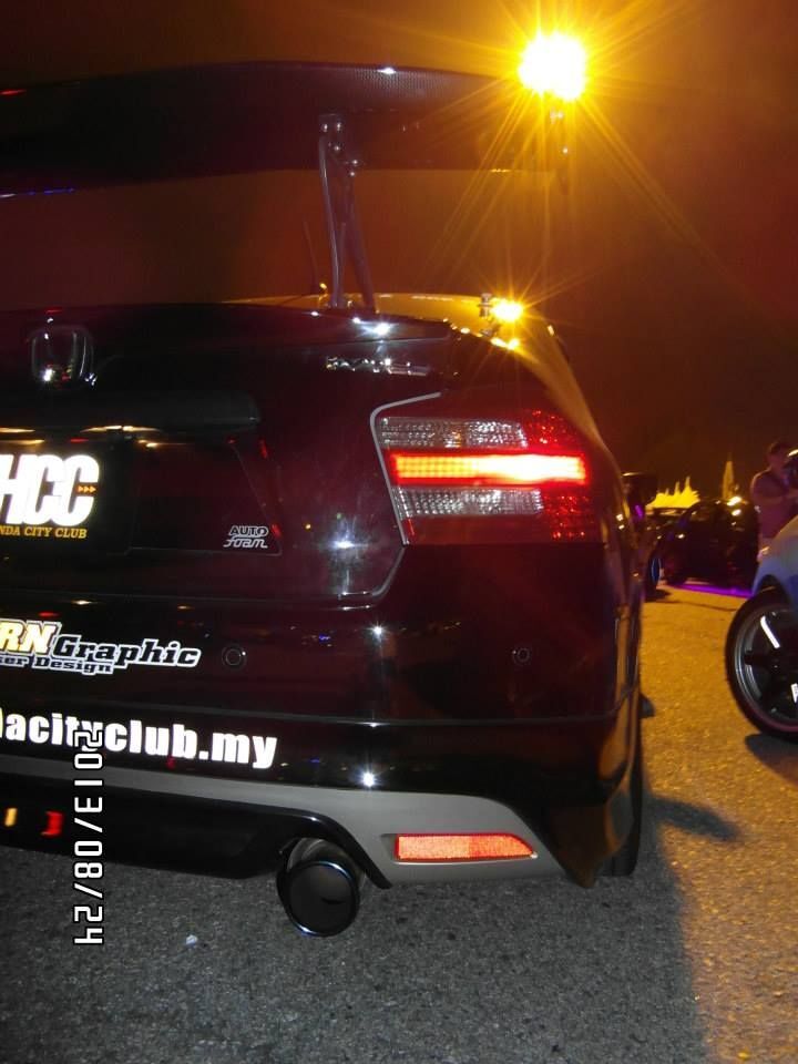 Auto Salon Night 2013 в Куала-Лумпуре 