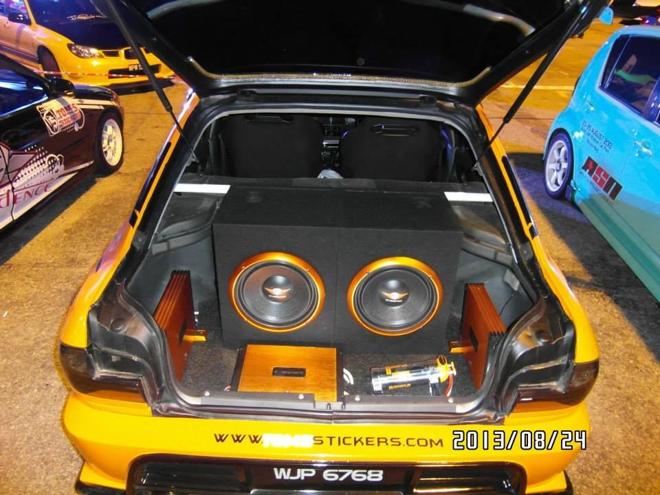 Auto Salon Night 2013 в Куала-Лумпуре 