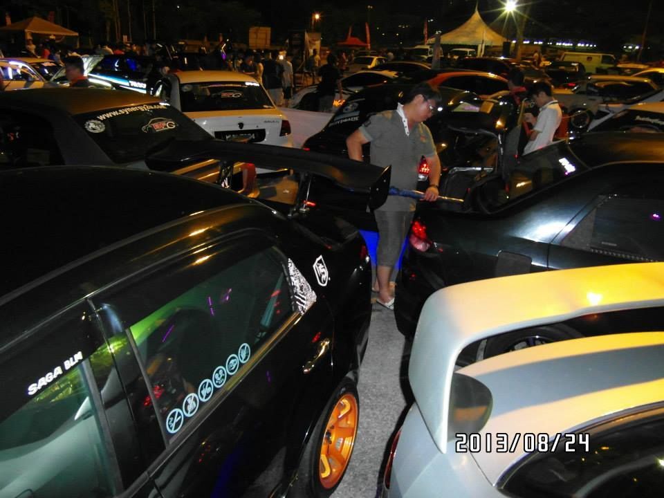 Auto Salon Night 2013 в Куала-Лумпуре 