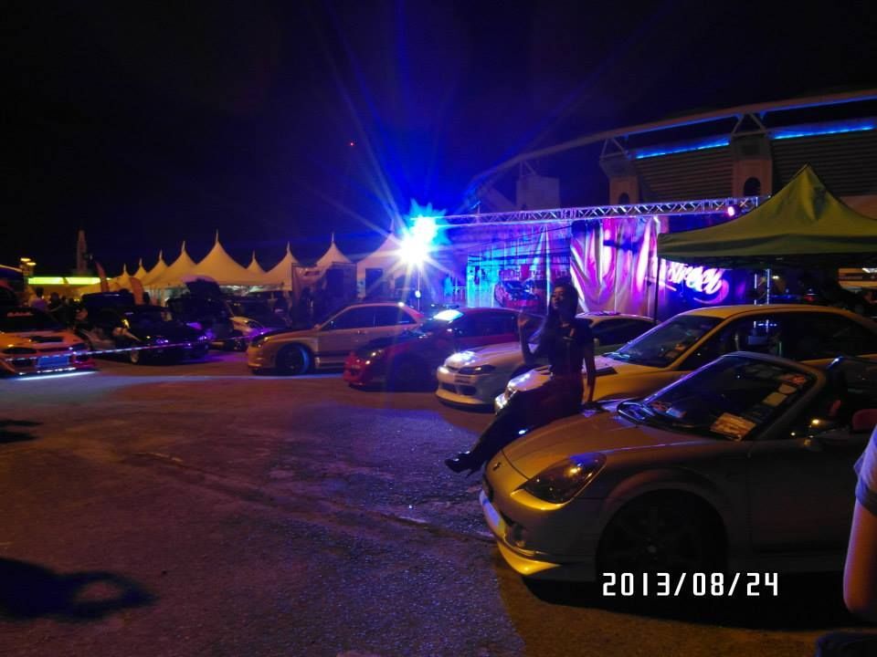 Auto Salon Night 2013 в Куала-Лумпуре 