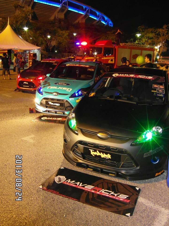 Auto Salon Night 2013 в Куала-Лумпуре 