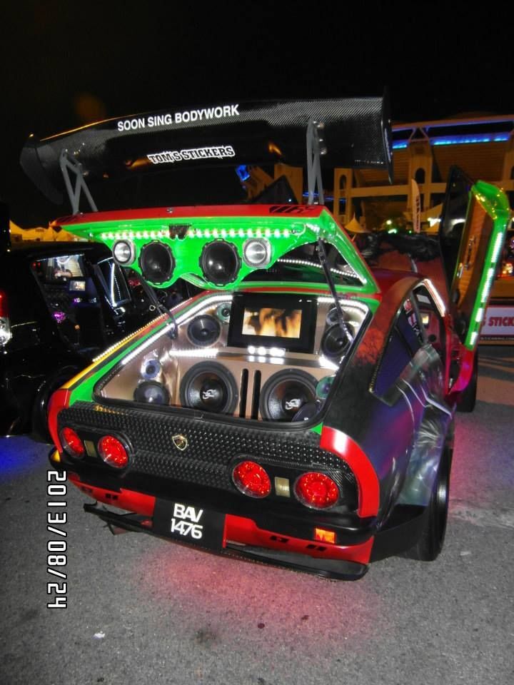 Auto Salon Night 2013 в Куала-Лумпуре 