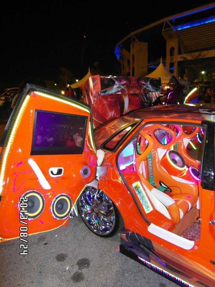 Auto Salon Night 2013 в Куала-Лумпуре 