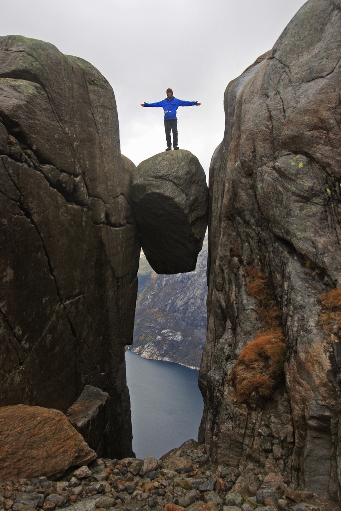 Необычный камень в Норвегии