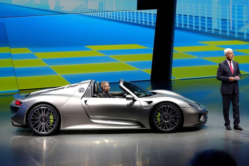 Porsche 918 Spyder показали во Франкфурте