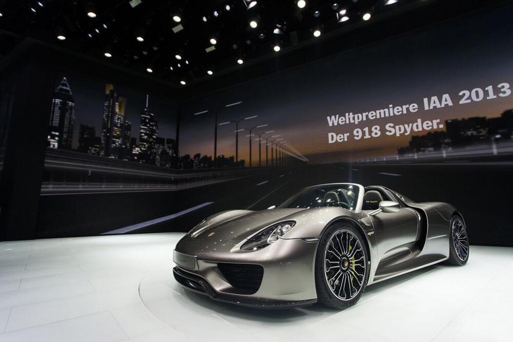 Porsche 918 Spyder показали во Франкфурте