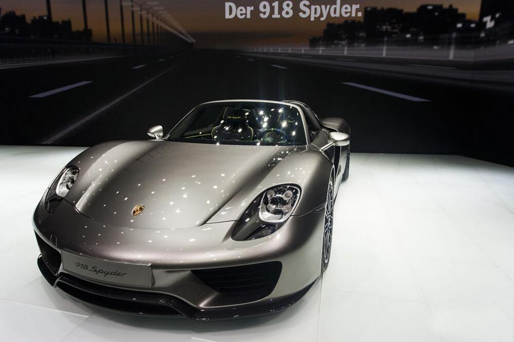 Porsche 918 Spyder показали во Франкфурте