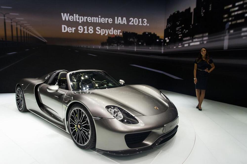 Porsche 918 Spyder показали во Франкфурте