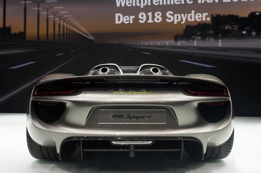 Porsche 918 Spyder показали во Франкфурте