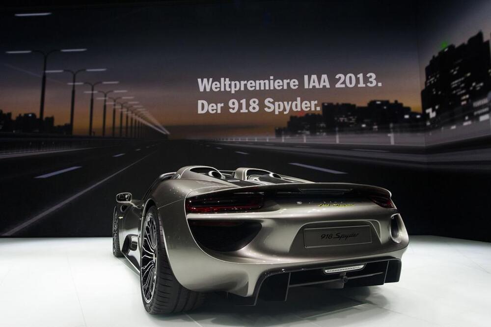 Porsche 918 Spyder показали во Франкфурте