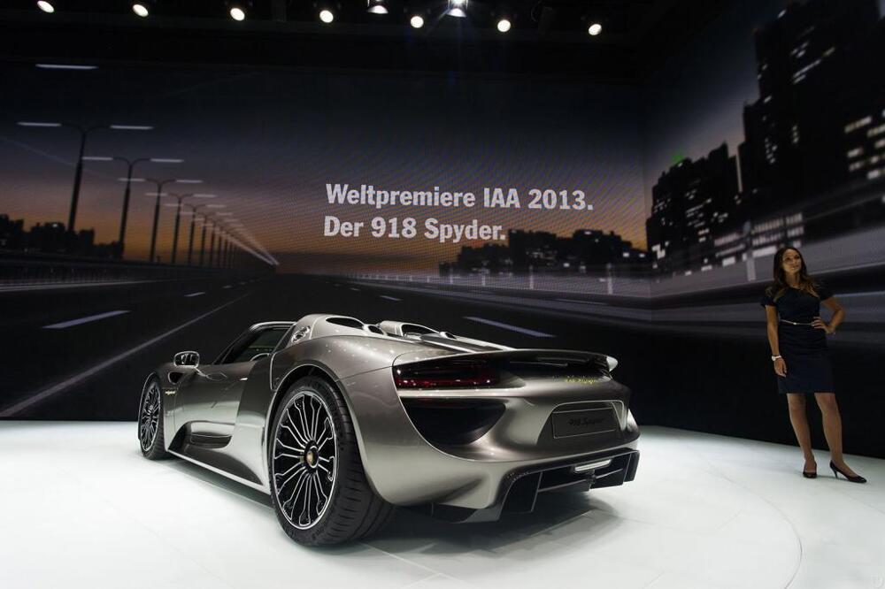 Porsche 918 Spyder показали во Франкфурте