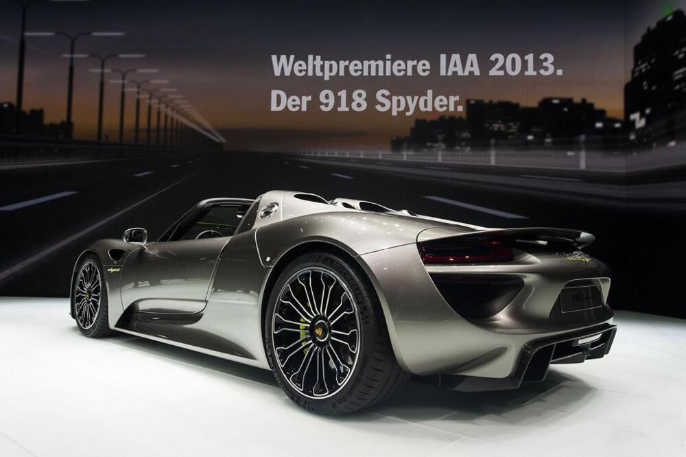 Porsche 918 Spyder показали во Франкфурте