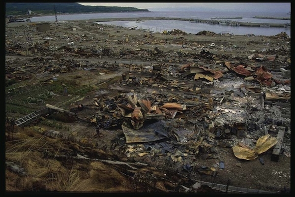 8. 1993 год, землетрясение Хоккайдо и цунами.