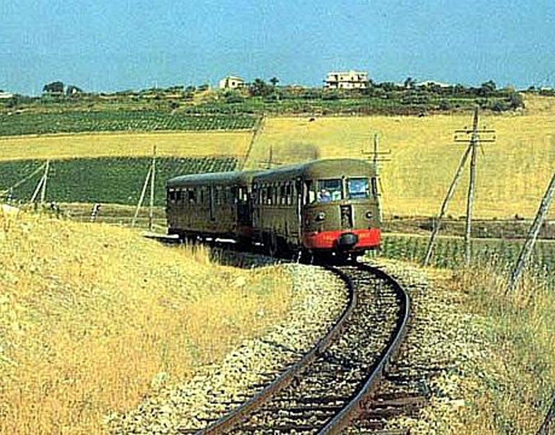 Nostra Sicilia: заброшенная железная дорога