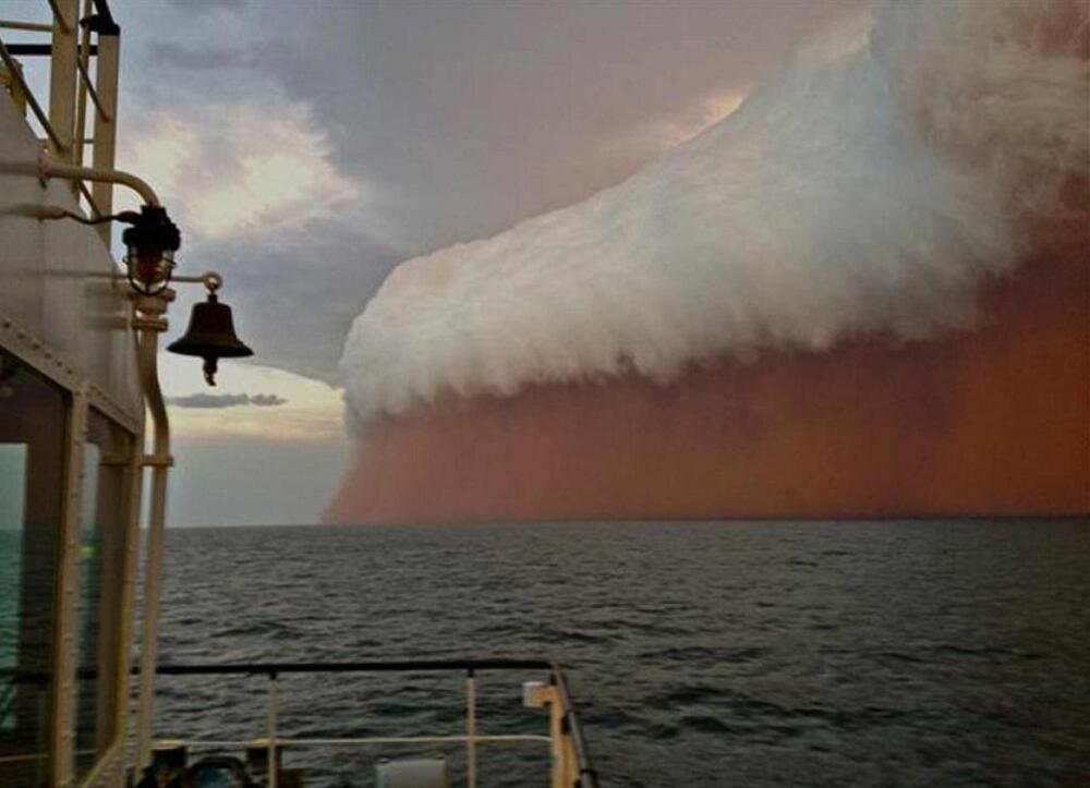 Пыльная буря на западном побережье Австралии