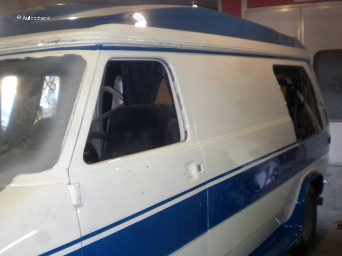 Восстановление старенького Chevy Van