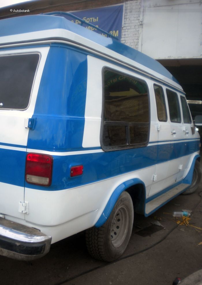 Восстановление старенького Chevy Van
